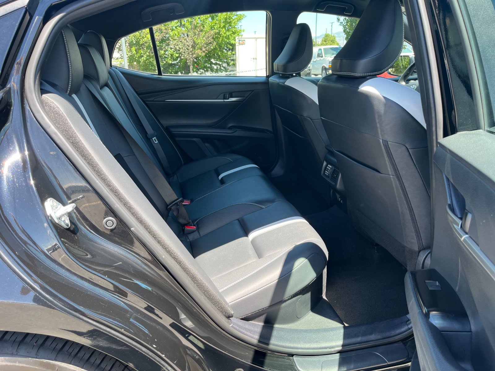 Used 2025 Toyota Camry SE FWD image 26