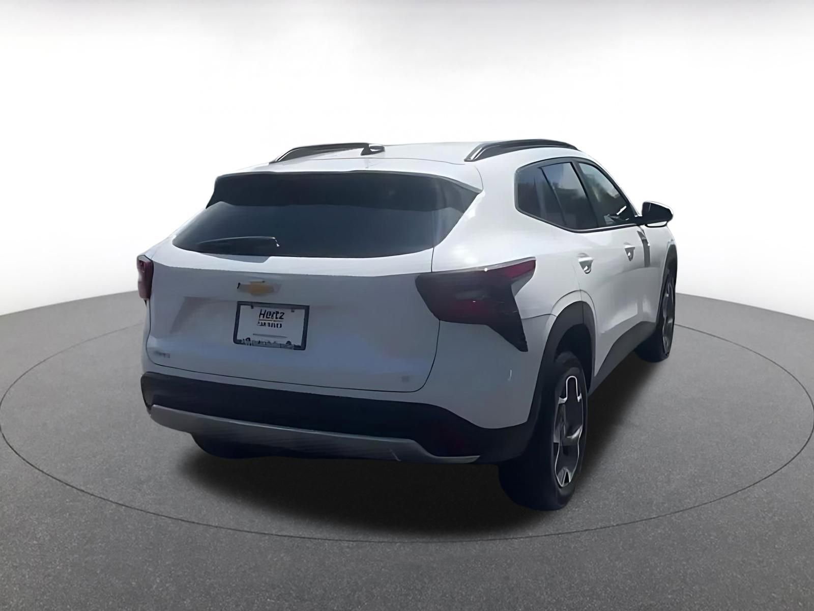 Used 2025 Chevrolet Trax LT w/ LT Convenience Package FWD image 14