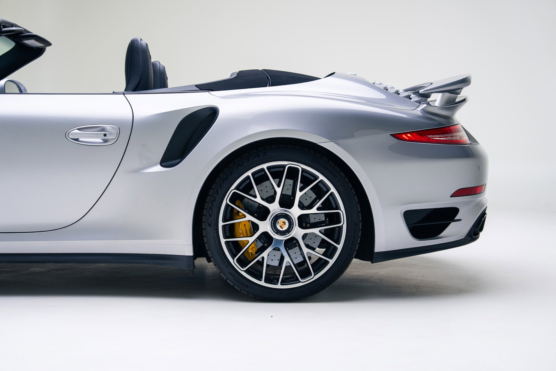 Used 2016 Porsche 911 Turbo S image 16