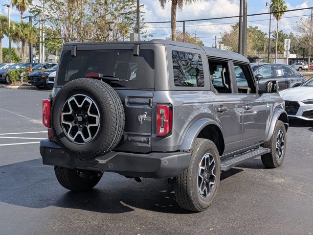 Used 2023 Ford Bronco Outer Banks image 9