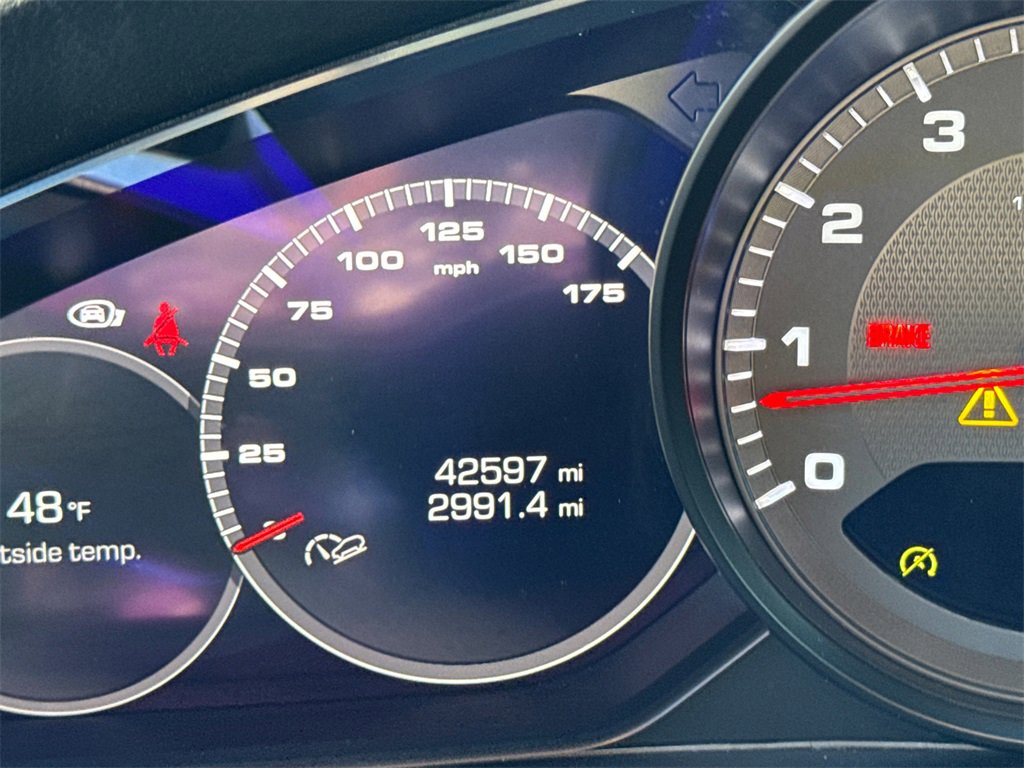 Used 2019 Porsche Cayenne image 28