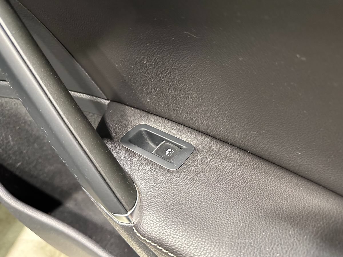 Used 2018 Volkswagen Golf 4-Door AWD/4WD image 10