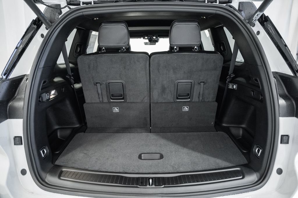 New 2025 Jeep Grand Cherokee L Altitude image 9