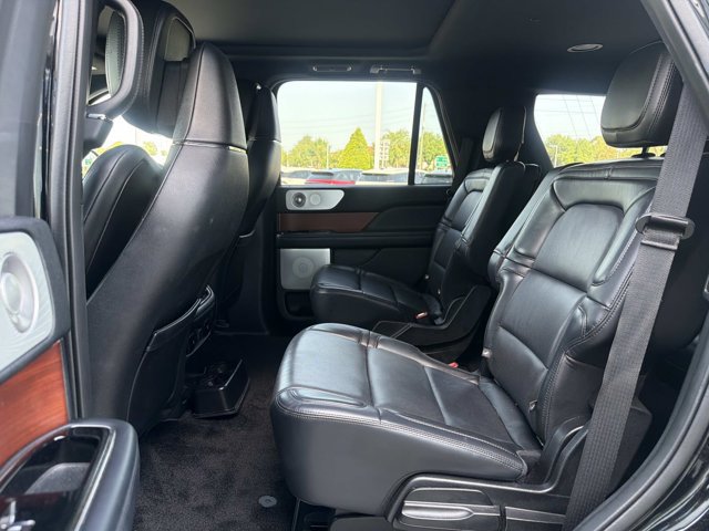 Used 2020 Lincoln Navigator Reserve w/ Equipment Group 208A Reserve AWD/4WD image 17