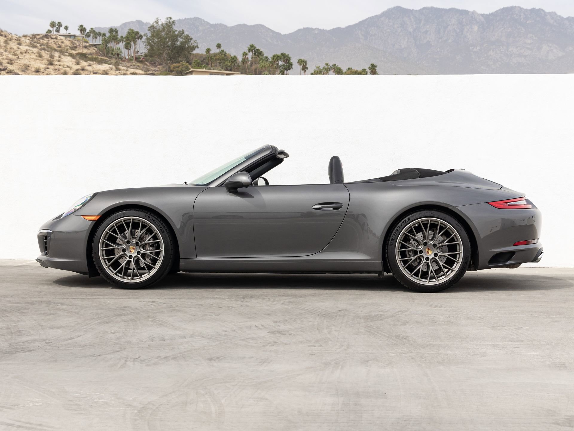 Certified 2018 Porsche 911 Carrera RWD image 2