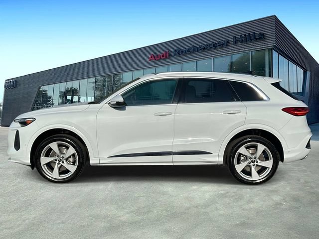 Used 2025 Audi Q5 Premium Plus w/ Premium Plus AWD/4WD image 2