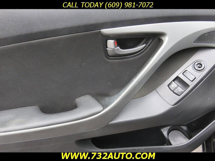Used 2014 Hyundai Elantra FWD image 30