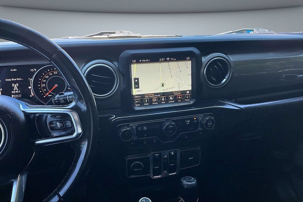 Used 2018 Jeep Wrangler Unlimited Sahara AWD/4WD image 9