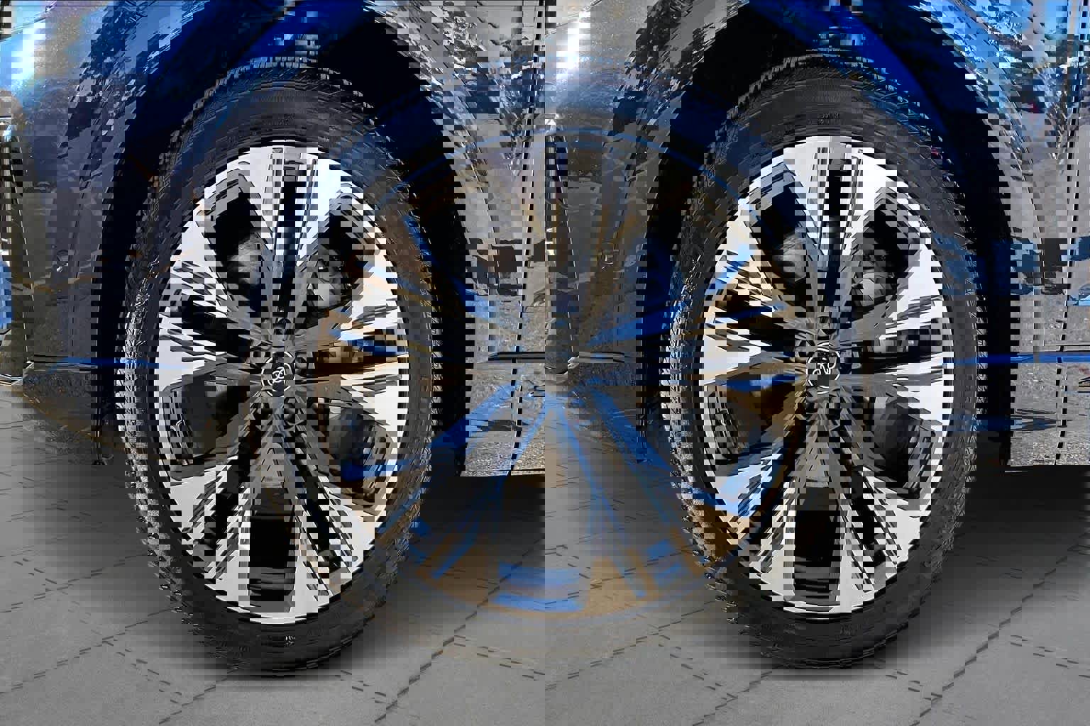 Used 2025 Audi Q8 Premium Plus image 10