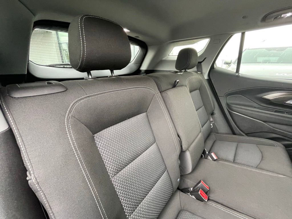Used 2024 GMC Terrain SLE w/ Driver Convenience Package FWD image 27