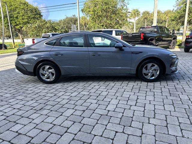 Used 2025 Hyundai Sonata SE FWD image 14