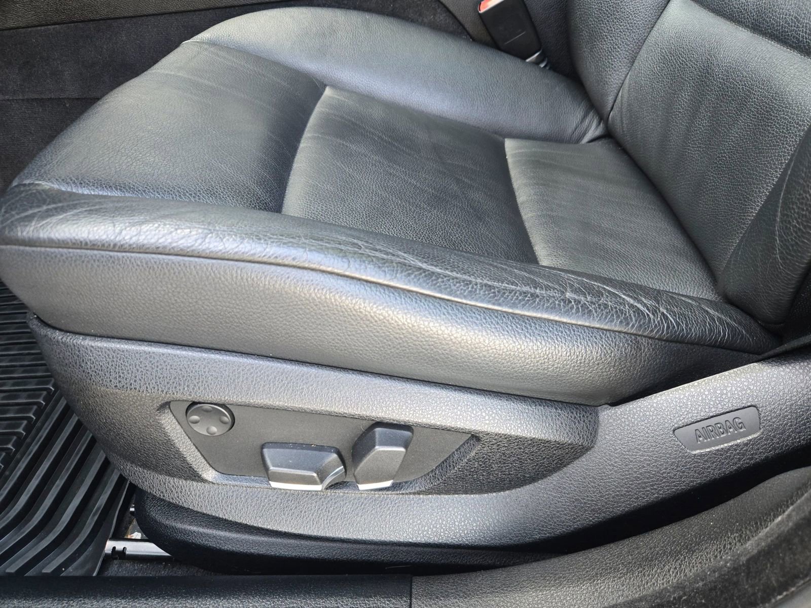 Used 2011 BMW 528i Sedan image 14