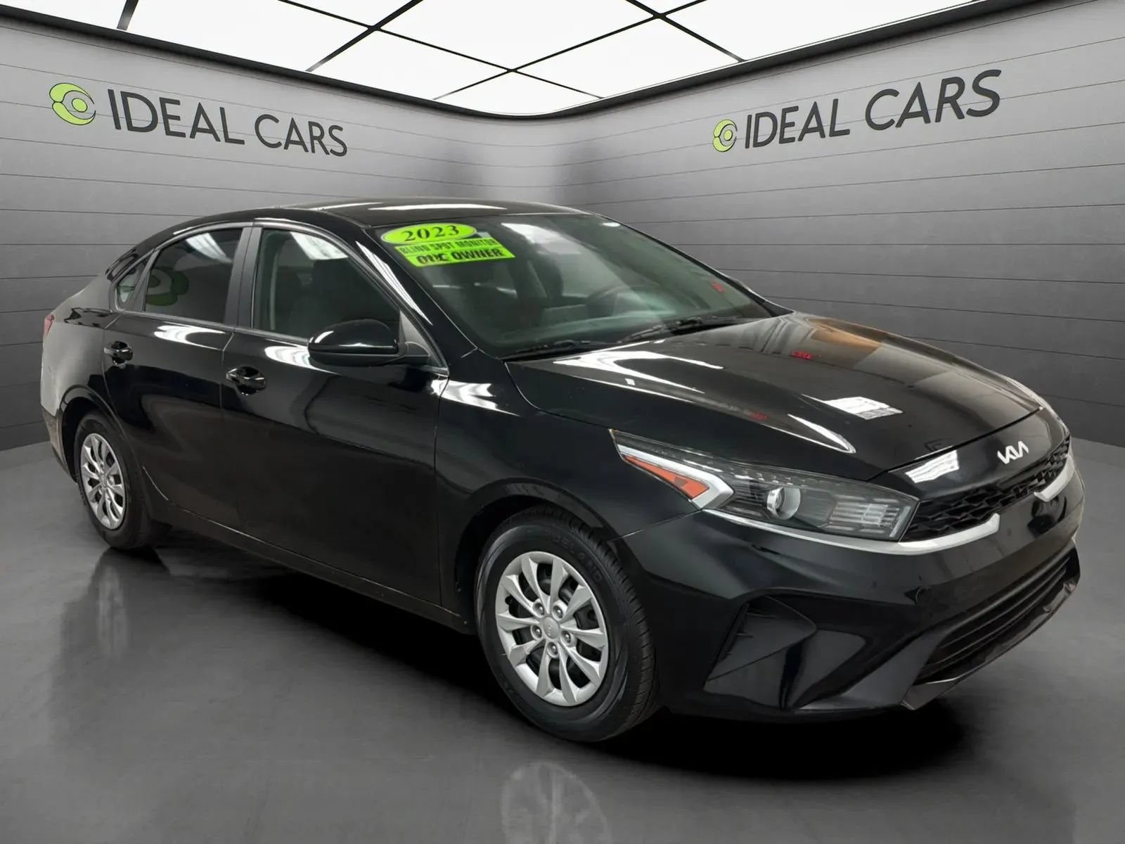 Used 2023 Kia Forte LX FWD image 3