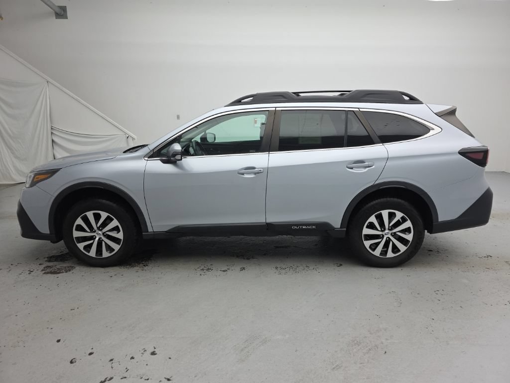 Used 2022 Subaru Outback Premium AWD/4WD image 5