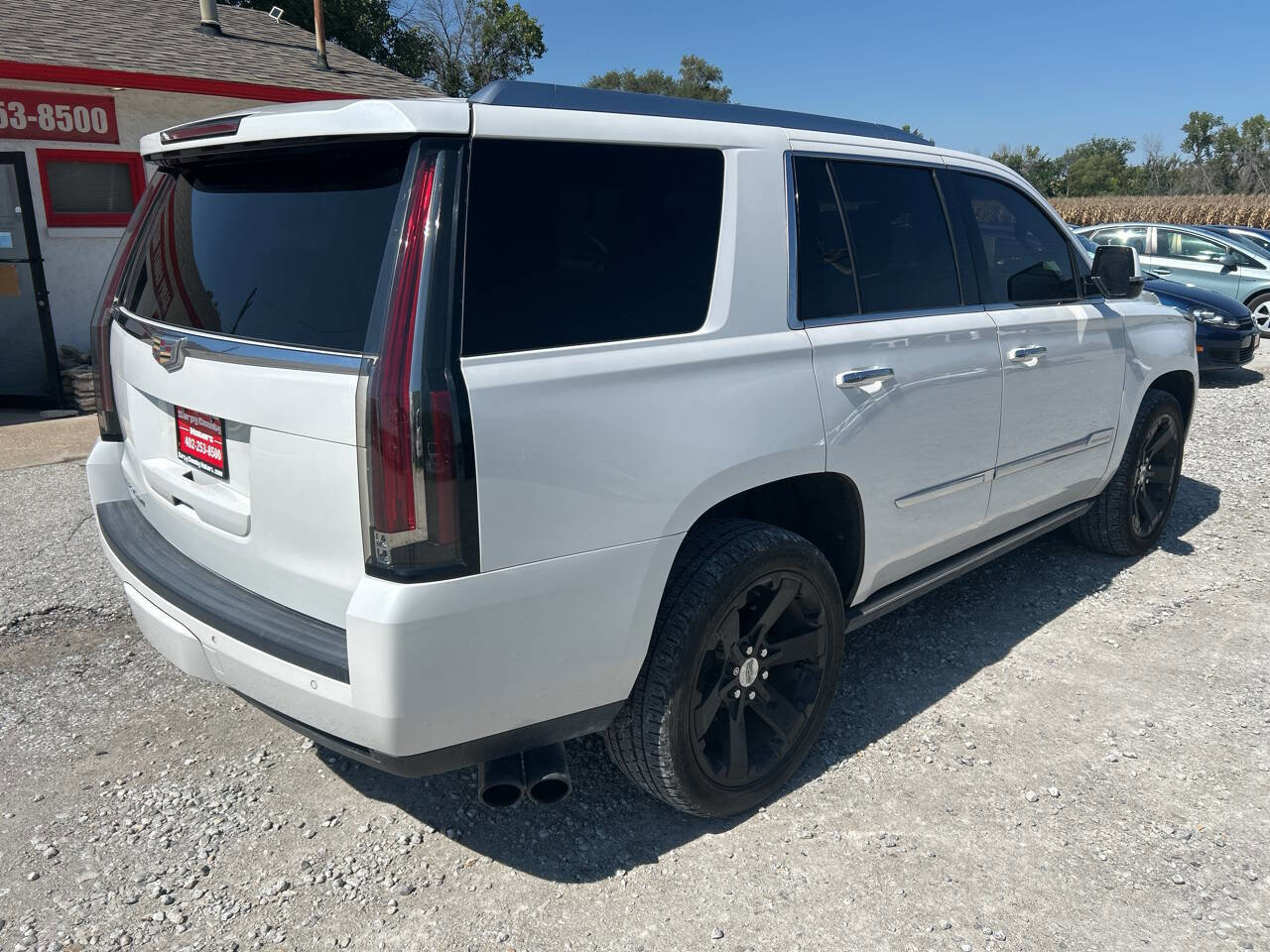Used 2016 Cadillac Escalade Platinum image 3