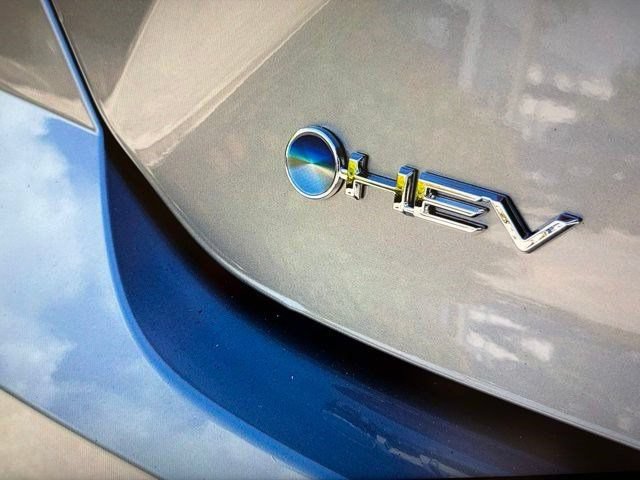 Used 2026 Toyota Camry SE FWD image 5