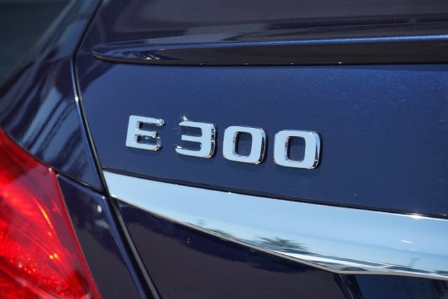 Used 2019 Mercedes-Benz E 300 image 13