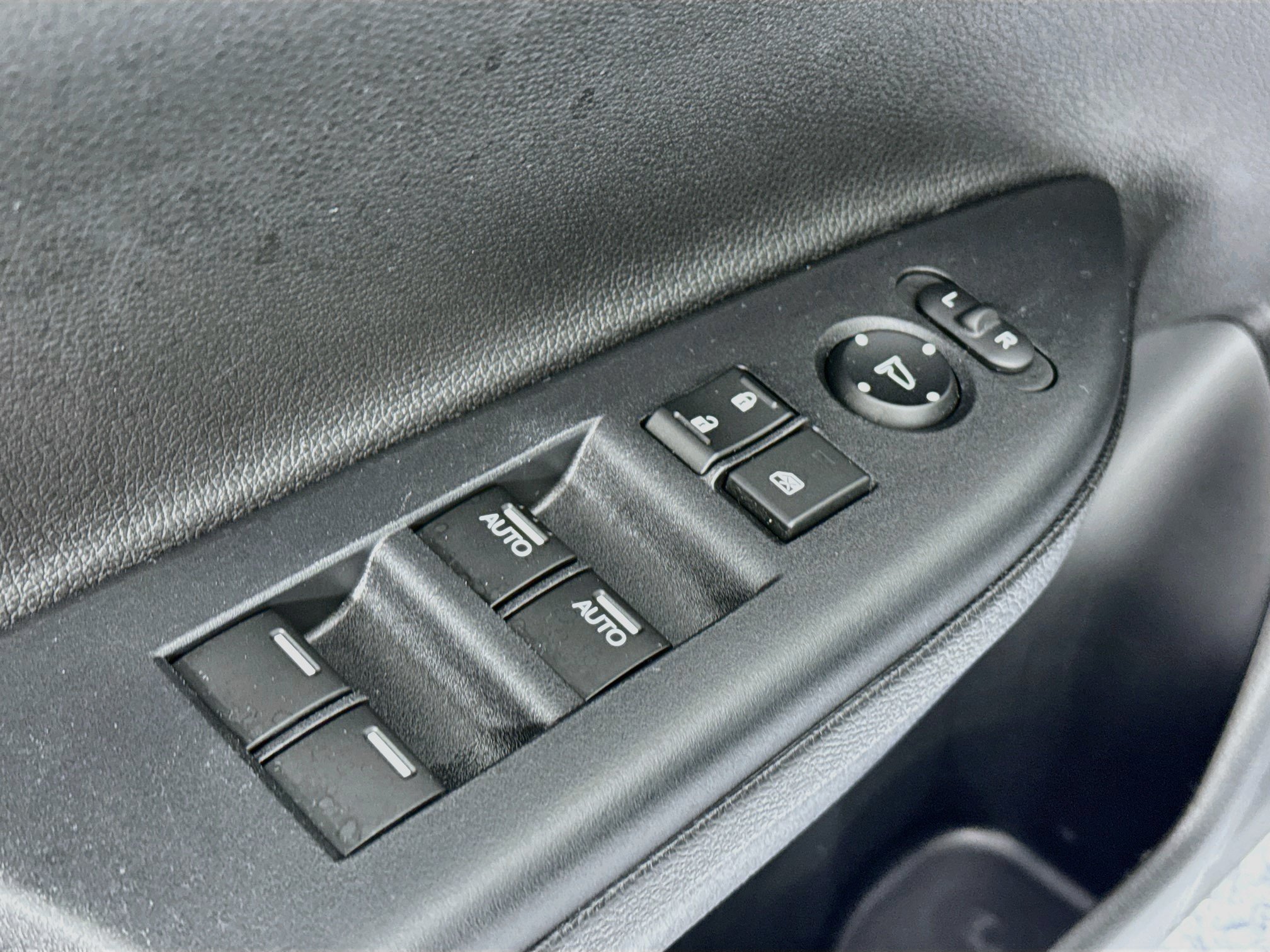 Certified 2017 Honda Accord EX-L image 17