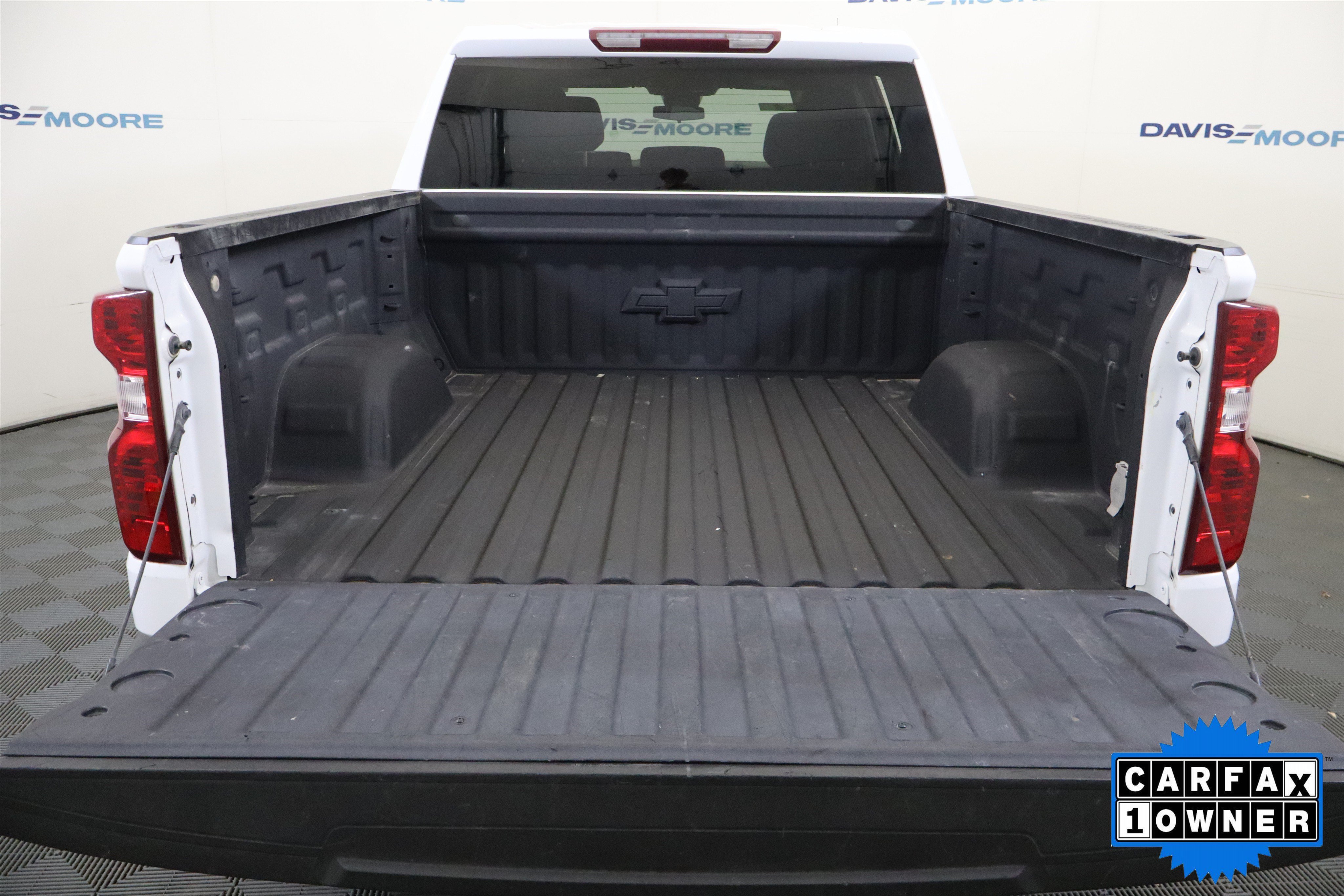 Used 2023 Chevrolet Silverado 1500 LT w/ Protection Package AWD/4WD image 9