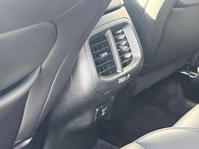 Used 2017 Jeep Cherokee Overland w/ Technology Group FWD image 33