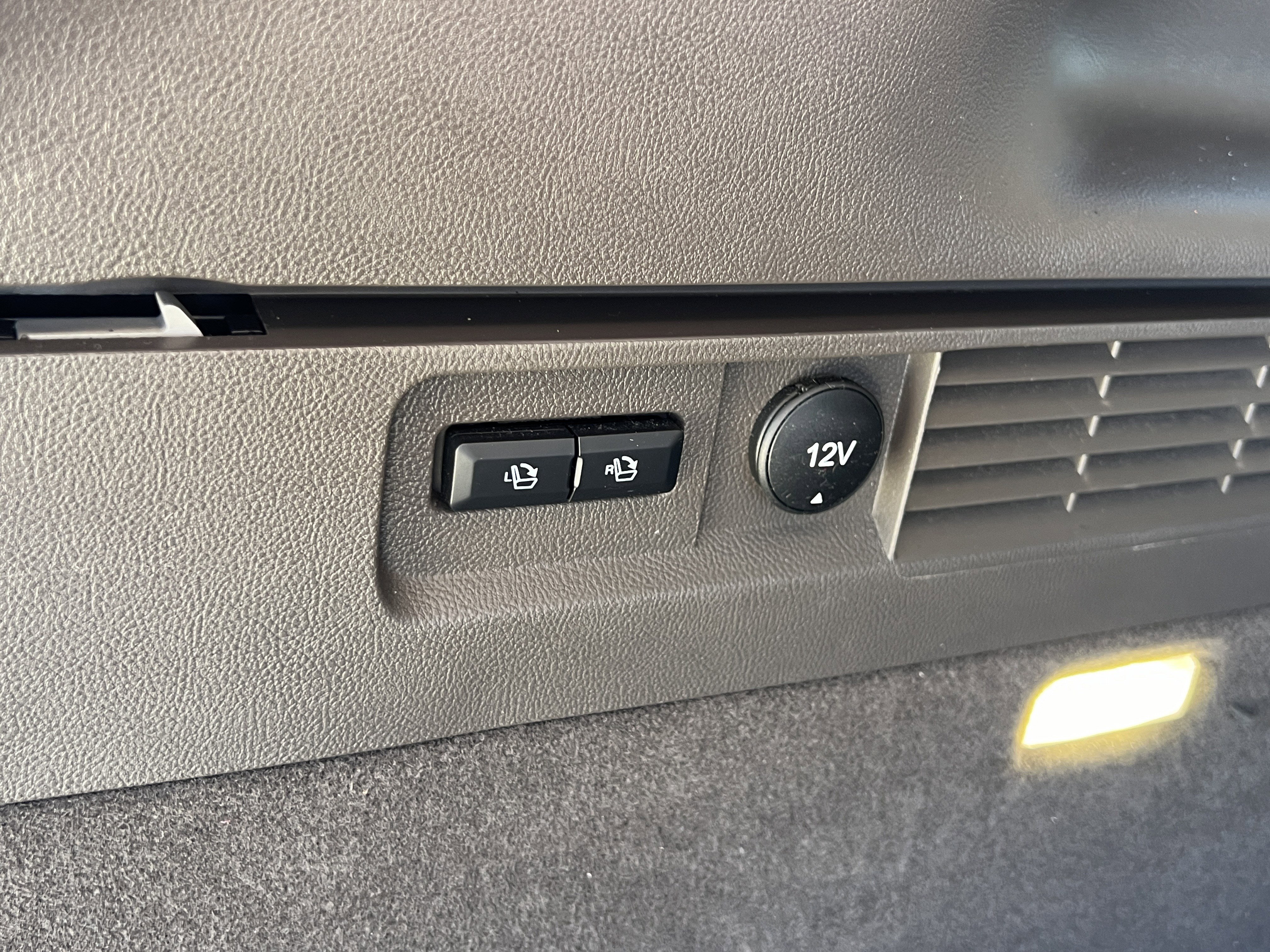 Used 2022 Lincoln Nautilus Reserve w/ Monochromatic Package image 33