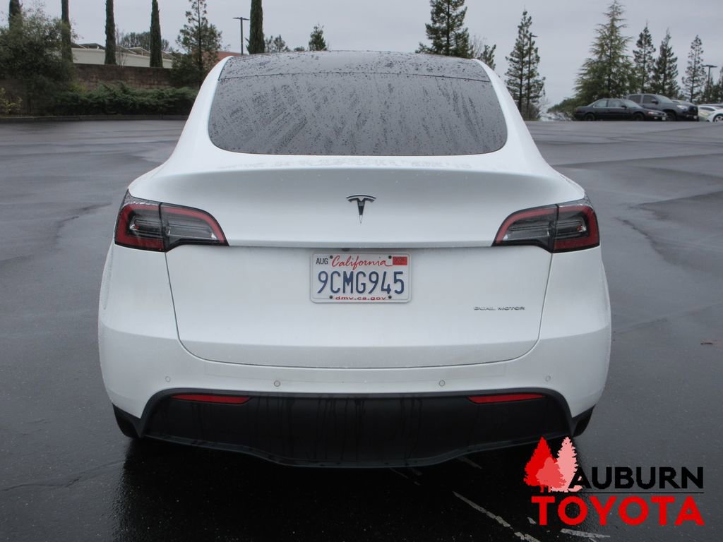 Used 2022 Tesla Model Y Long Range image 5