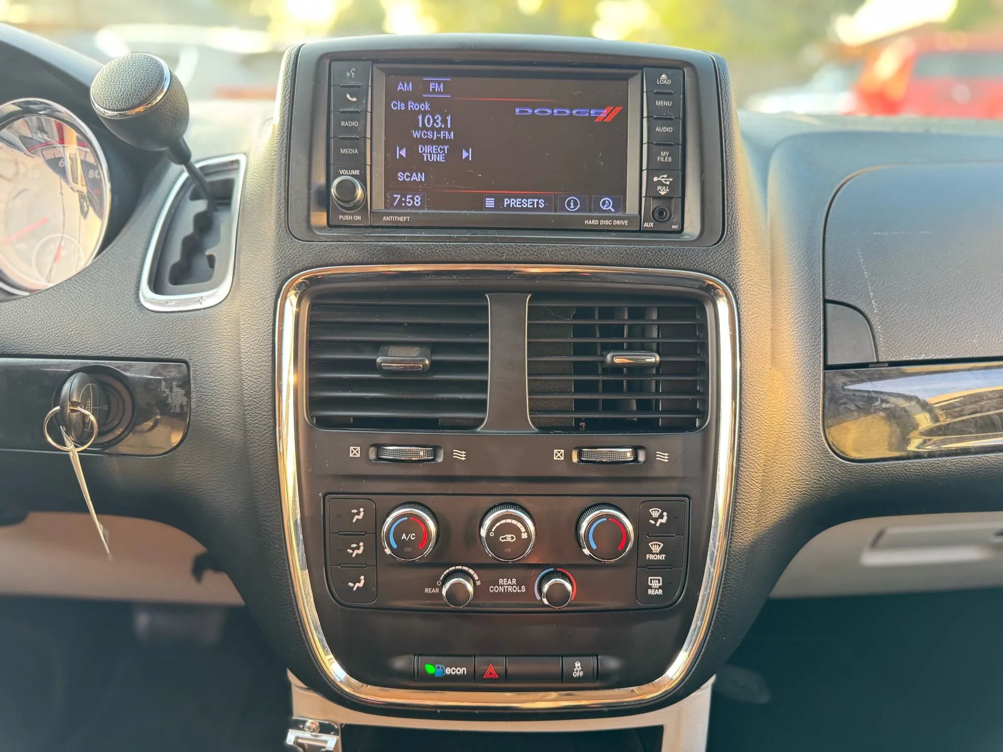 Used 2019 Dodge Grand Caravan SE image 28