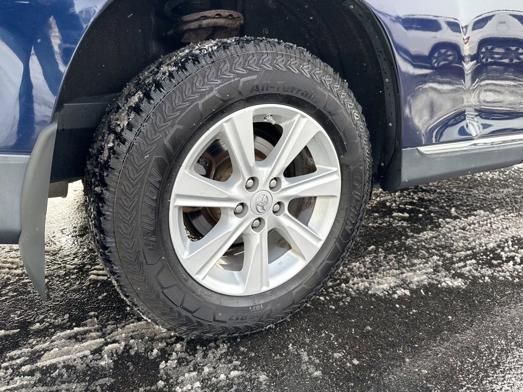 Used 2011 Toyota Highlander 4WD w/ Tech Pkg image 7