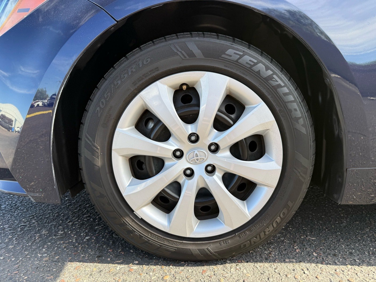 Used 2024 Toyota Corolla LE FWD image 11