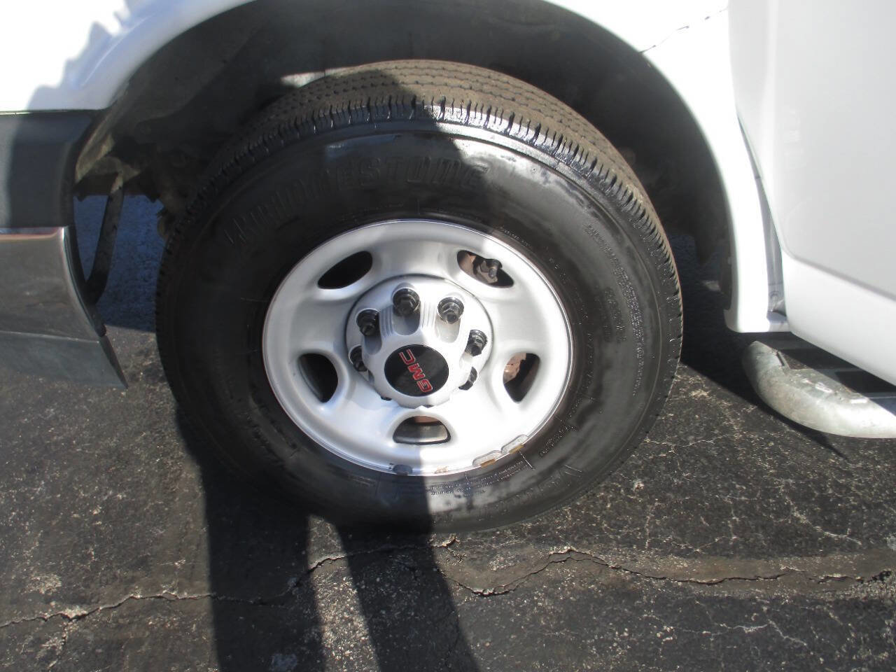 Used 2020 GMC Savana 3500 w/ Driver Convenience Package image 24