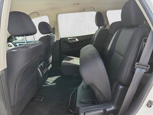 Used 2017 Nissan Pathfinder SV AWD/4WD image 13