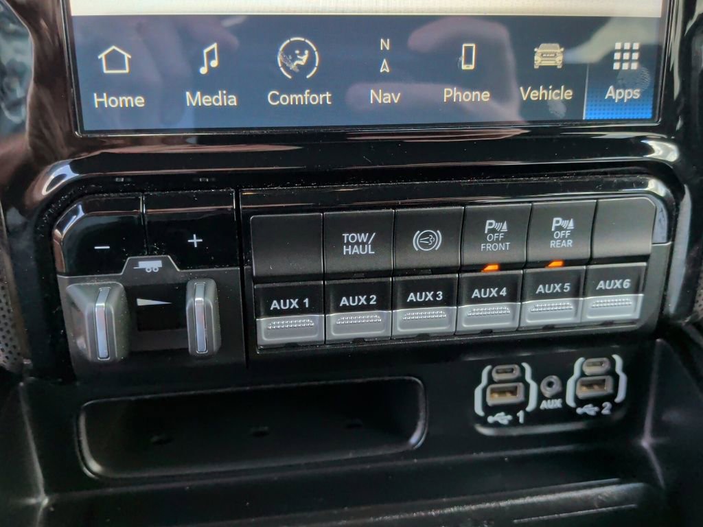 Used 2022 RAM 2500 Limited w/ Towing Technology Group image 33