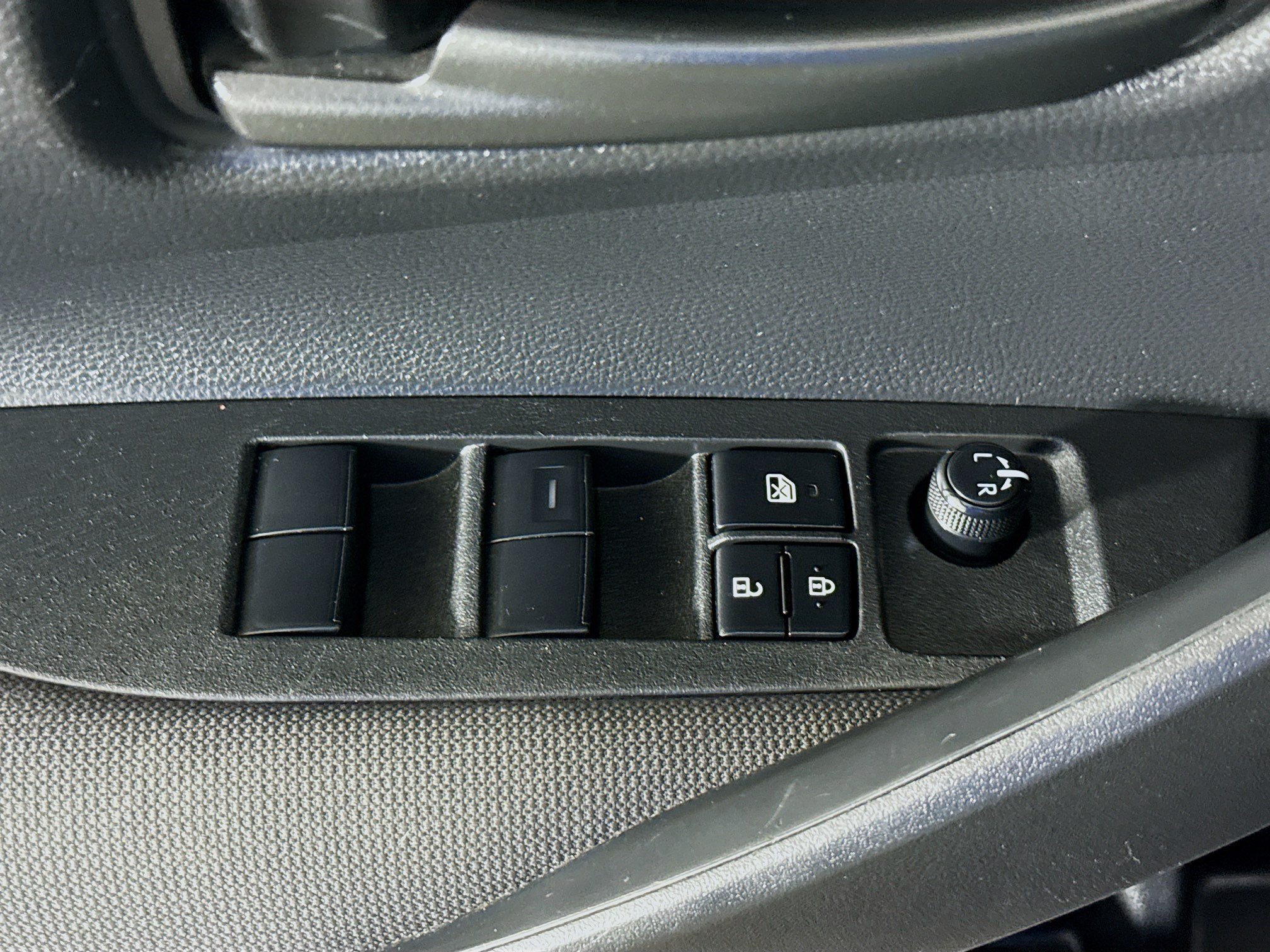 Used 2022 Toyota Corolla LE FWD image 23