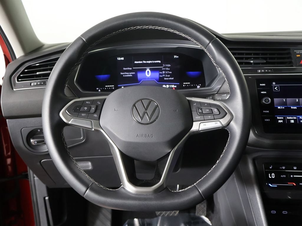 Used 2023 Volkswagen Tiguan SE w/ Panoramic Sunroof Package FWD image 41