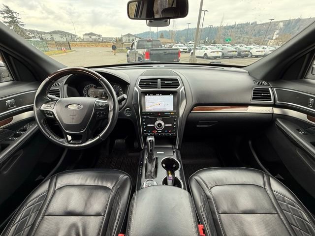 Used 2018 Ford Explorer Platinum image 12