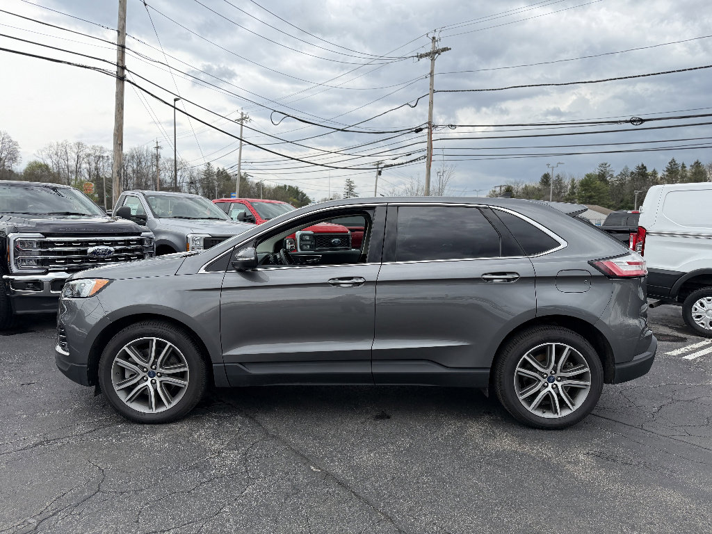 Certified 2022 Ford Edge Titanium AWD/4WD image 3