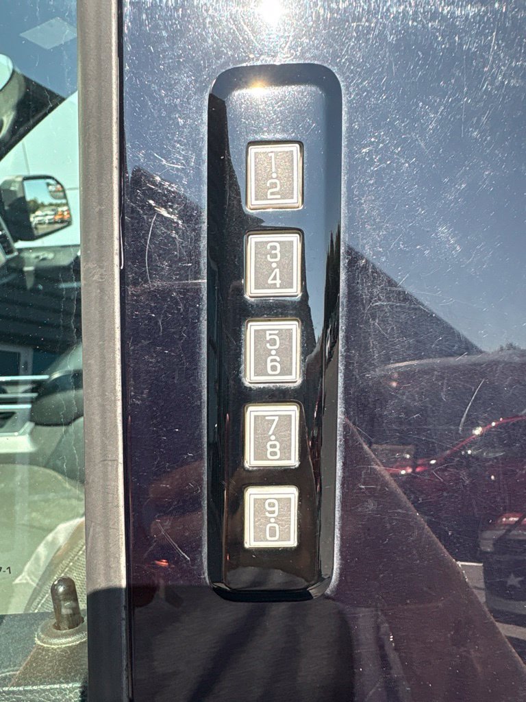 Used 2019 Ford F150 XLT w/ Equipment Group 302A Luxury AWD/4WD image 12