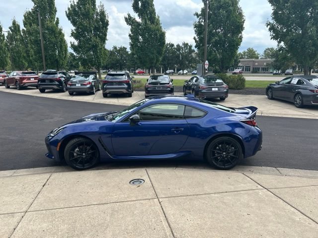 Used 2025 Toyota GR86 Premium w/ ALL Weather Mat Package (TMS) RWD image 4