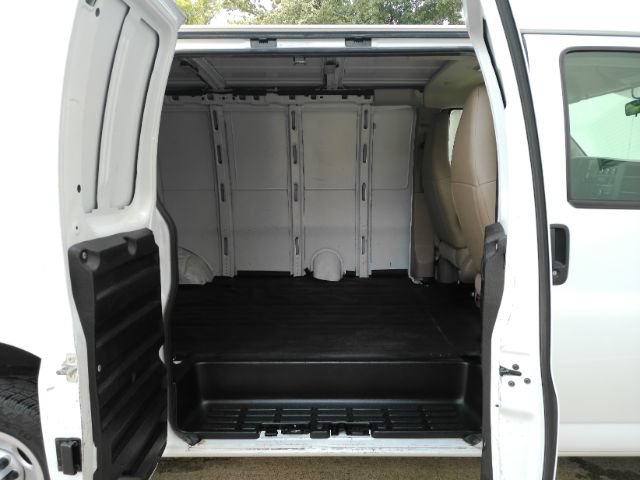 Used 2020 Chevrolet Express 2500 w/ Driver Convenience Package RWD image 5