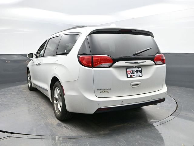 Used 2017 Chrysler Pacifica Touring-L w/ Tire & Wheel Group image 8