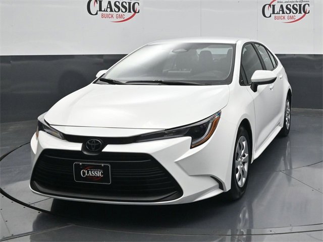 Used 2024 Toyota Corolla LE image 4