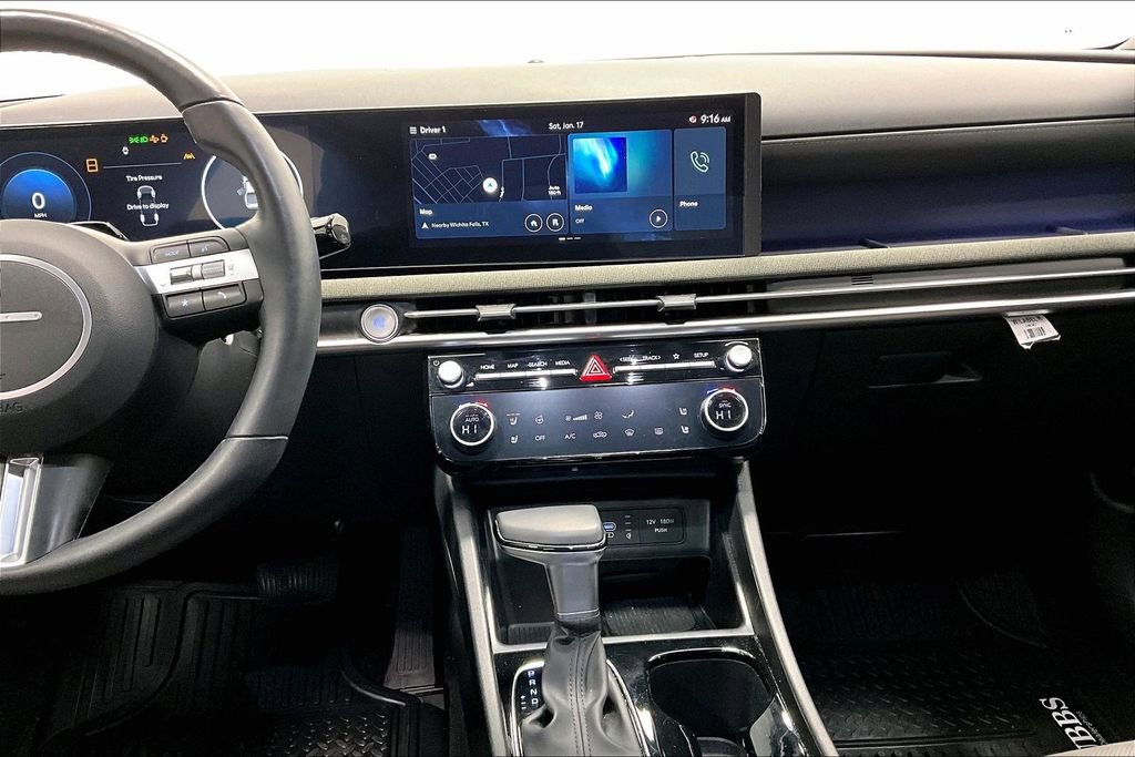 Used 2025 Hyundai Santa Cruz Limited image 8