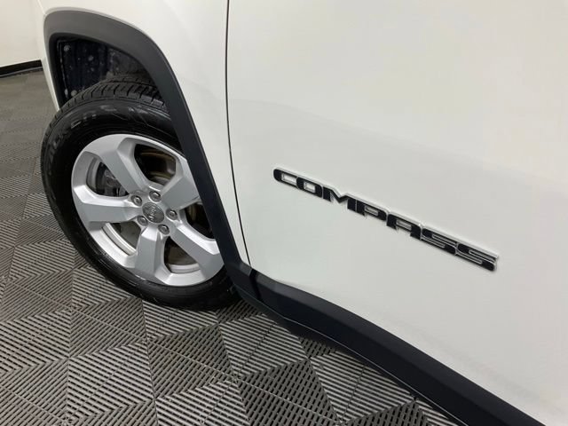 Used 2018 Jeep Compass Latitude w/ Cold Weather Group FWD image 40