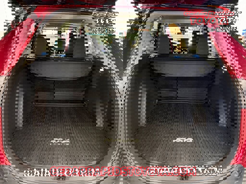 Used 2023 Toyota RAV4 XLE image 12