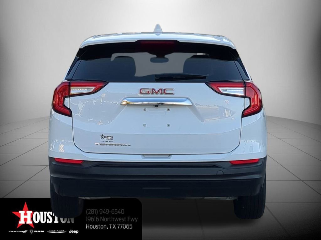Used 2024 GMC Terrain SLE image 4