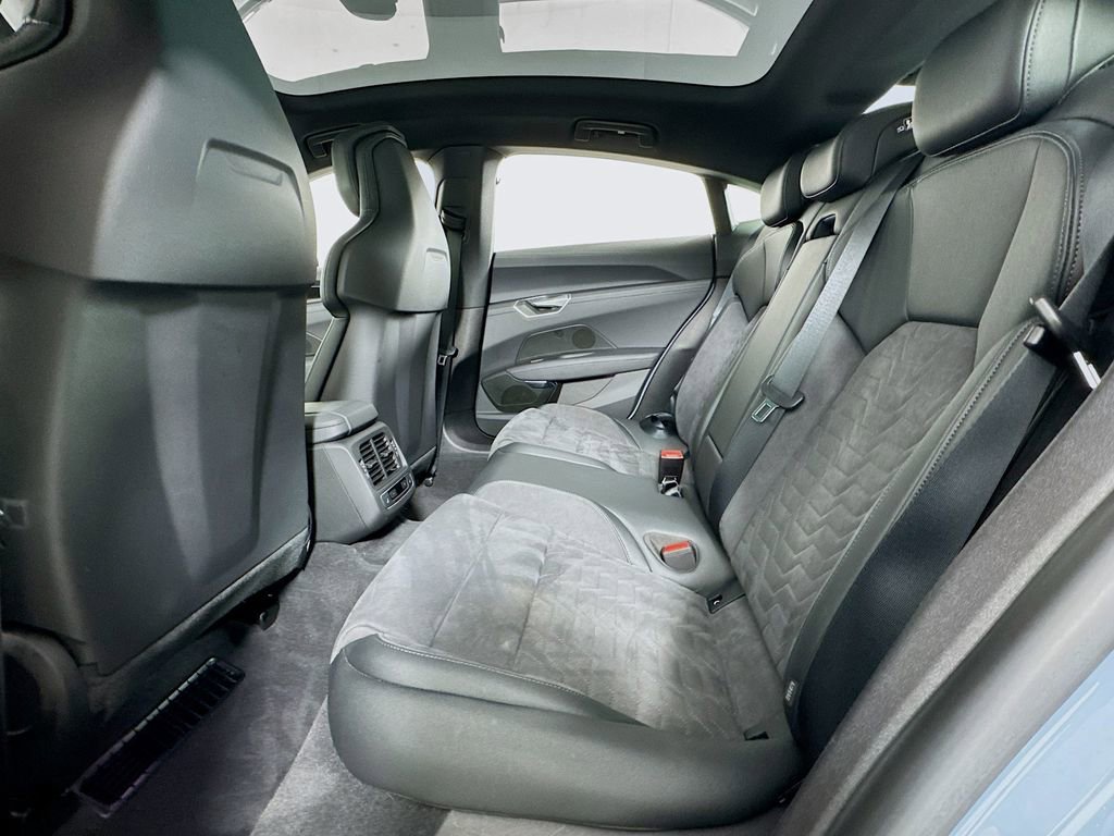 Used 2022 Audi e-tron GT Prestige w/ Prestige Package AWD/4WD image 13