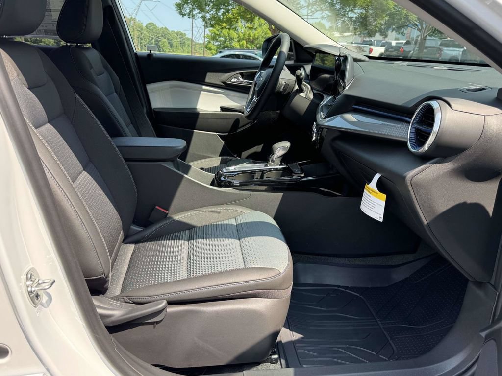 New 2026 Chevrolet Trax LT w/ Driver Confidence Package FWD image 15