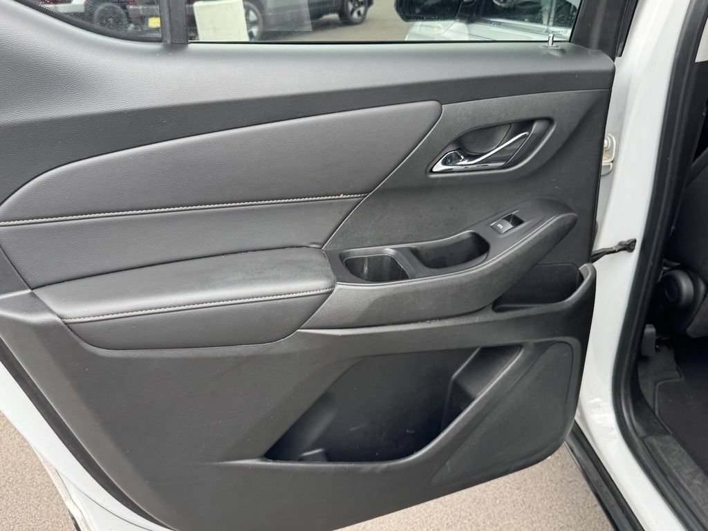 Used 2020 Chevrolet Traverse LS FWD image 19