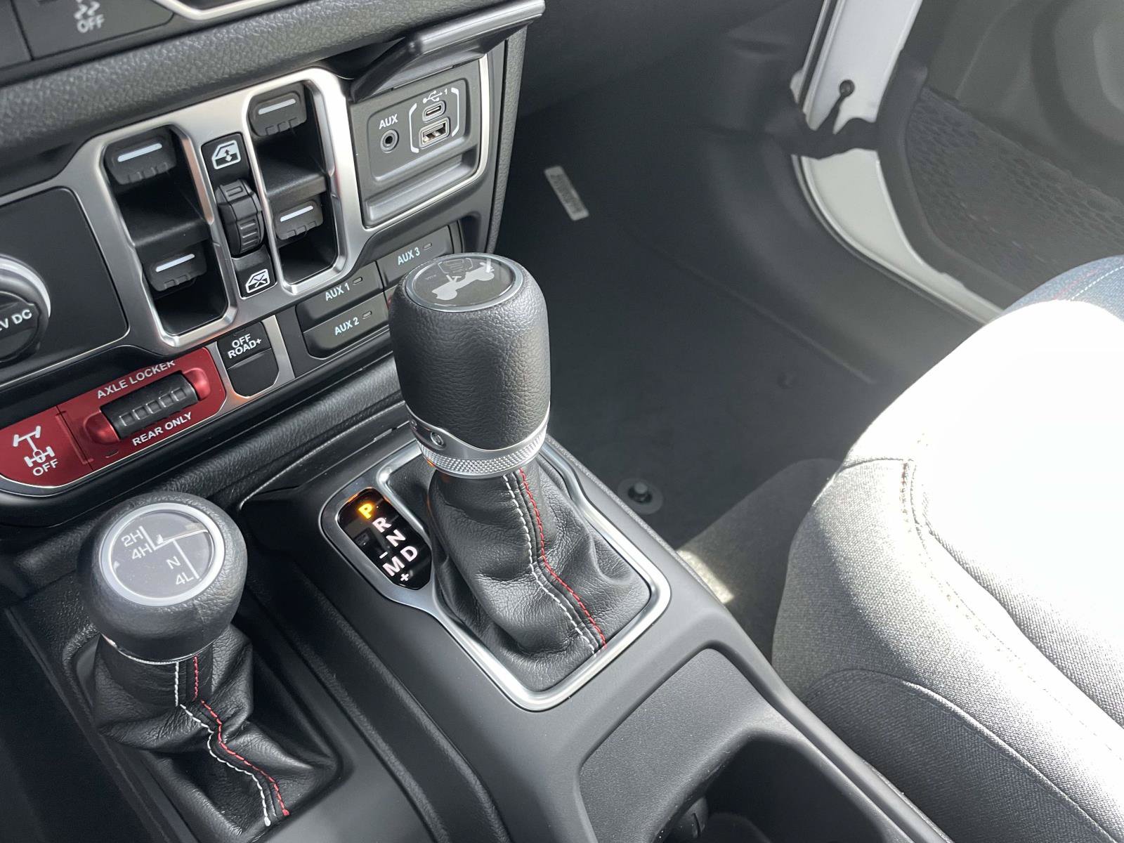 Used 2026 Jeep Wrangler Unlimited Sport w/ Dual Top Group AWD/4WD image 33