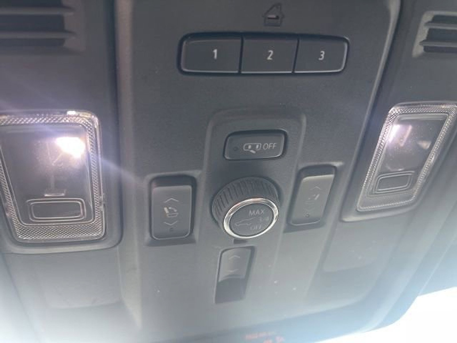 Used 2024 Chevrolet Suburban Premier AWD/4WD image 19